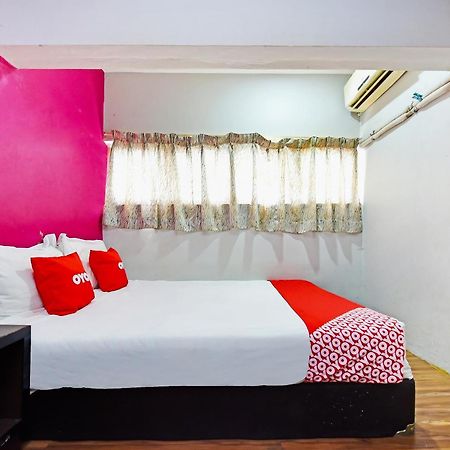 Oyo 90138 Hotel Elwarda Klcity Kuala Lumpur Exterior foto